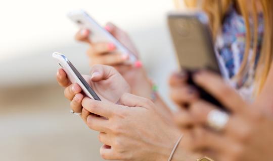 Πλήγμα στην παγκόσμια αγορά smartphone λόγω ελλείψεων σε τσιπ