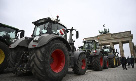 Τα γερμανικά τρακτέρ στους δρόμους: Aυτή είναι η πραγματική αξιολόγηση της Κοινής Αγροτικής Πολιτικής