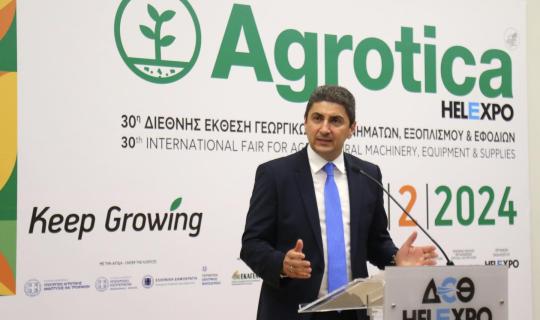 Νέο κάλεσμα Αυγενάκη στους αγρότες για διάλογο: Δεν είστε μόνοι - Είμαστε μαζί