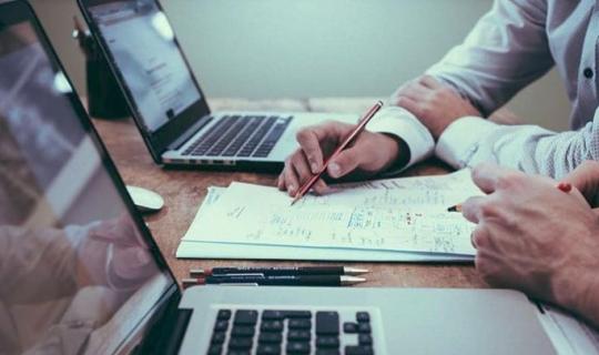 Ψηφιακό προβάδισμα με αστερίσκους για τις επιχειρήσεις στην Ελλάδα