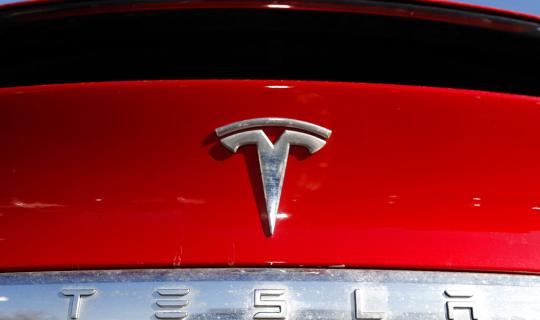Η Tesla μειώνει τις τιμές τριών μοντέλων σε ΗΠΑ, Ευρώπη - Με «έκπτωση» 33% στο Tesla bot
