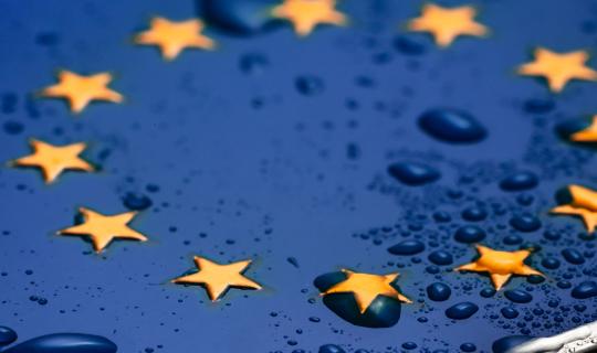 Η μισή Ευρώπη πλημμυρισμένη και η άλλη μισή ψάχνει για νερό: Πώς να χαραχθεί ενιαία αγροτική πολιτική;