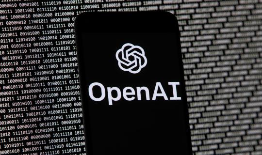 Η Amazon εξετάζει επένδυση-μαμούθ στην OpenAI