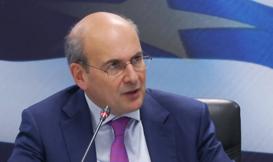 Χατζηδάκης για αγρότες: Έως και σήμερα έχουν καταβληθεί 2,6 δισ. ευρώ, μέχρι 31/12 το υπόλοιπο 1,2 δισ.