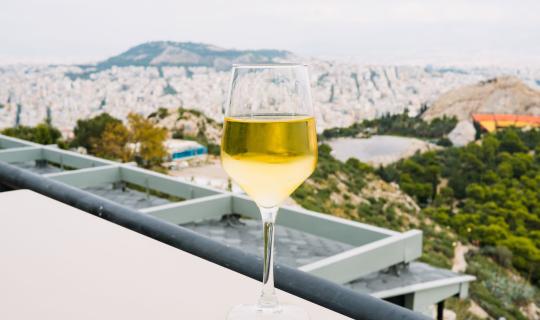 Ξενοδοχεία: Κλείνει η «ψαλίδα» στις τιμές μεταξύ Αθήνας και ευρωπαίων ανταγωνιστών