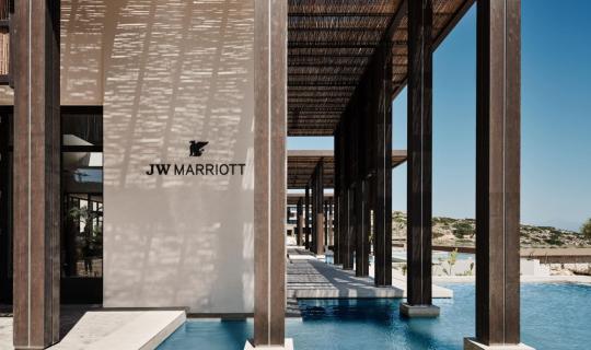 JW Marriott: Το πρώτο παραθαλάσσιο resort του brand στη Μεσόγειο άνοιξε στην Κρήτη