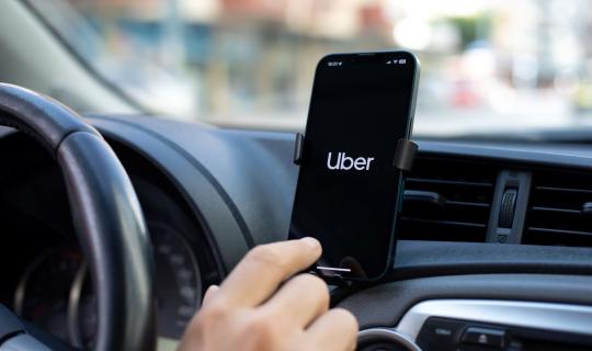 Η Uber συνεργάζεται με την κινεζική Pony.ai για 2.000 ρομποταξί στην Ευρώπη