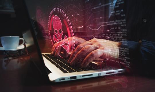 Έφοδος και συλλήψεις σε οργανωμένο κύκλωμα «πειρατείας» στις Κυκλάδες