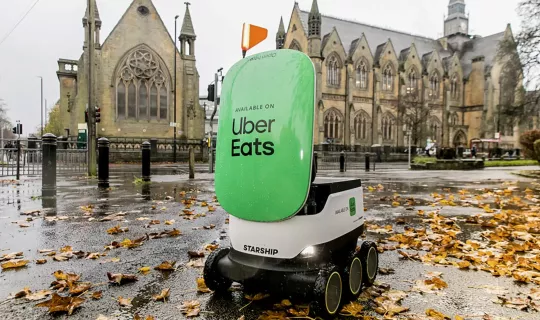 Πότε μπαίνει στο ελληνικό delivery η Uber Eats