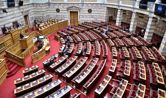 Στη Βουλή τροπολογία για τη στήριξη των παραγωγών που επλήγησαν τον Ιούλιο