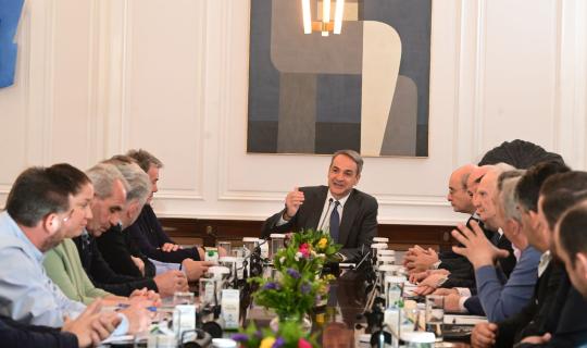 Σε εξέλιξη η συνάντηση Μητσοτάκη - αγροτών στο Μαξίμου