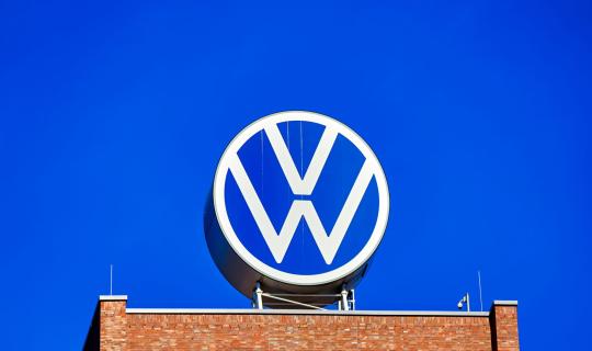 «Παράθυρο» για 50.000 επιπλέον απολύσεις από Volkswagen