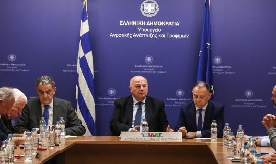 Αφθώδης πυρετός: Αποζημίωση για το γάλα που έχει παραληφθεί από τις 15/3 έως την άρση των μέτρων