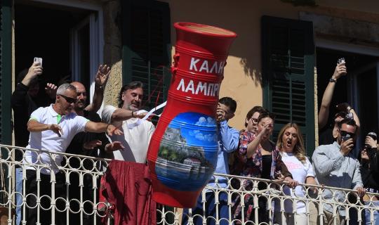 Πάσχα στην Ελλάδα: Τα κορυφαία έθιμα από κάθε γωνιά της χώρας