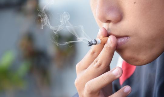 Πόσα παιδιά και έφηβοι έως 15 ετών κάνουν χρήση προϊόντων καπνού και νικοτίνης;