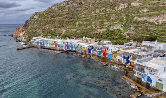Ταξίδι στον χρόνο μέσα από τα ψαροχώρια της Μήλου