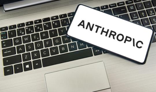Anthropic: Έσοδα 65 δισ. και αποτίμηση 965 δισ. δολάρια πριν από την IPO