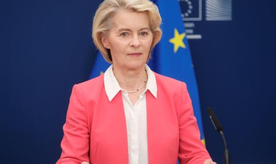 Λάιεν: Πρόταση για περιορισμό πρόσβασης των παιδιών στα social media μετά το καλοκαίρι