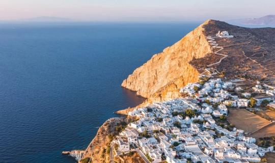 15 εντυπωσιακές Παναγίες του Αιγαίου: Παράδοση και τοπία που κόβουν την ανάσα