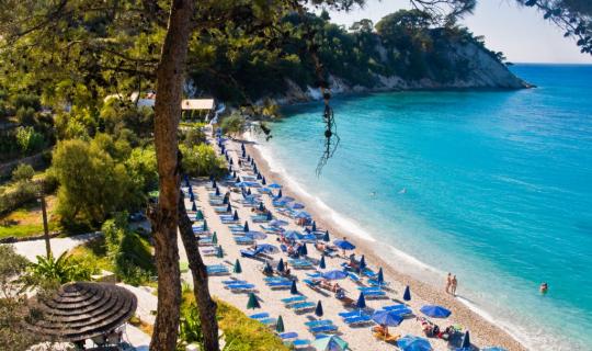 7 παραθαλάσσιοι προορισμοί ιδανικοί για διακοπές με παιδιά