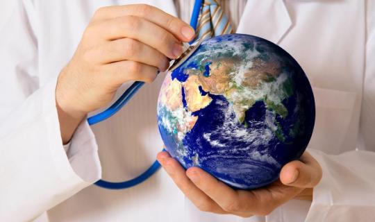 ΠΟΥ: 2 δισ. άνθρωποι στερούνται πρόσβαση στην περίθαλψη - Κρίσιμος ο ρόλος της παραδοσιακής ιατρικής