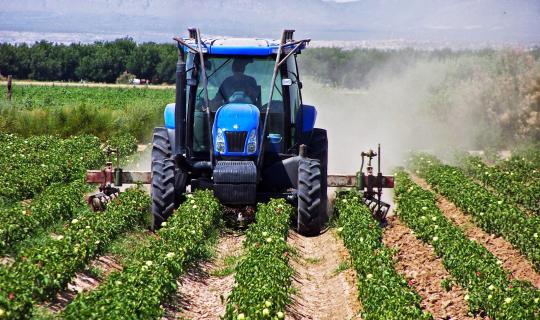 Πώς δεν θα έχουμε ξανά μπλόκα (IV): Βοήθεια και σε όσους φτιάχνουν αγροτικά μηχανήματα