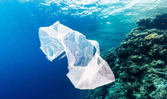 ΟΟΣΑ: Καλπάζει η χρήση πλαστικών μέχρι το 2040 – Τα μέτρα που πρέπει να λάβουν οι κυβερνήσεις