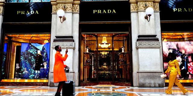 Αντίο Gucci - Η Prada είναι πλέον το πιο hot brand στον πλανήτη της μόδας