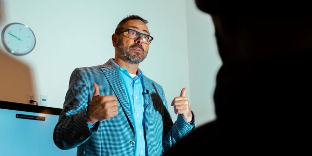 Ξύπνησε με σχεδόν 3 δισ. δολάρια στην τράπεζα - «Ήταν πολύ καλή μέρα»