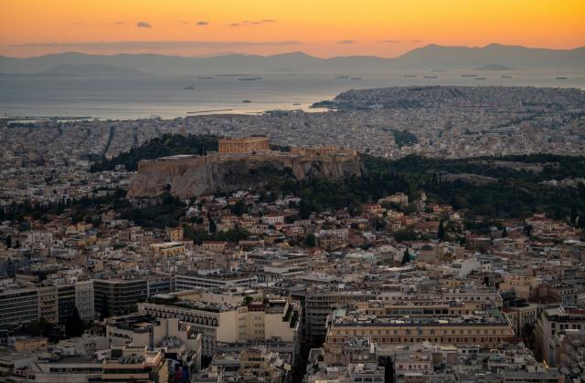 Στεγαστικά απαγορευτική γίνεται η Αθήνα για τη μεσαία τάξη