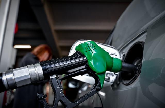 Καύσιμα: Το ράλι του πετρελαίου «ροκανίζει» Fuel Pass και επιδότηση στο ντίζελ