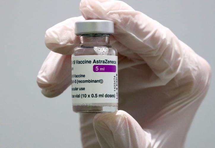 AstraZeneca: Πιθανή ανακάλυψη του αίτιου πρόκλησης θρομβώσεων μετά από τον εμβολιασμό