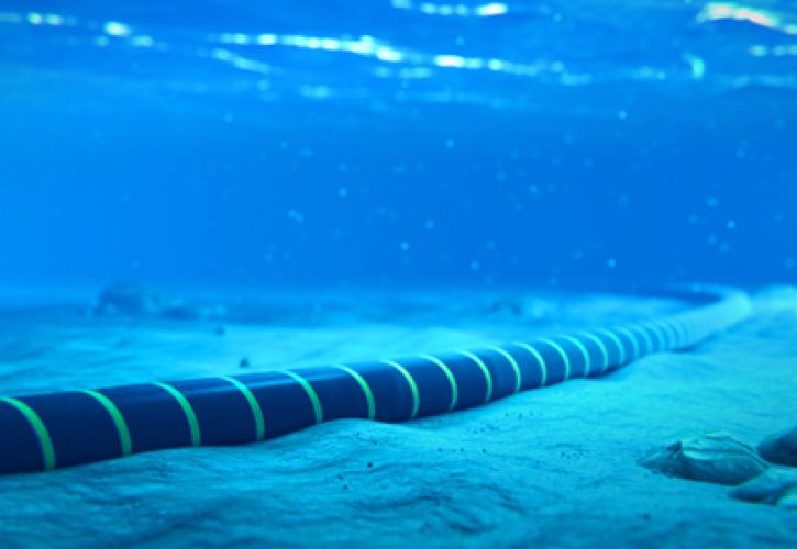 ypothalassio kalodio optiki ina fiber cable