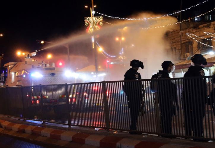 Η Ε.Ε. καλεί για αποκλιμάκωση στην Ιερουσαλήμ - Καταδίκασε η Τουρκία την επίθεση στο Τέμενος Αλ-Ακσά