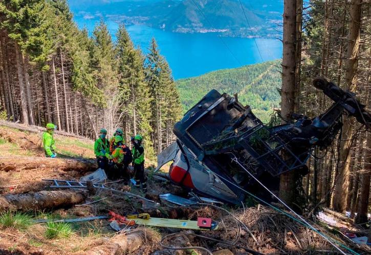 Ιταλία: Νεκρό ένα από τα παιδιά που τραυματίστηκαν στη συντριβή του τελεφερίκ