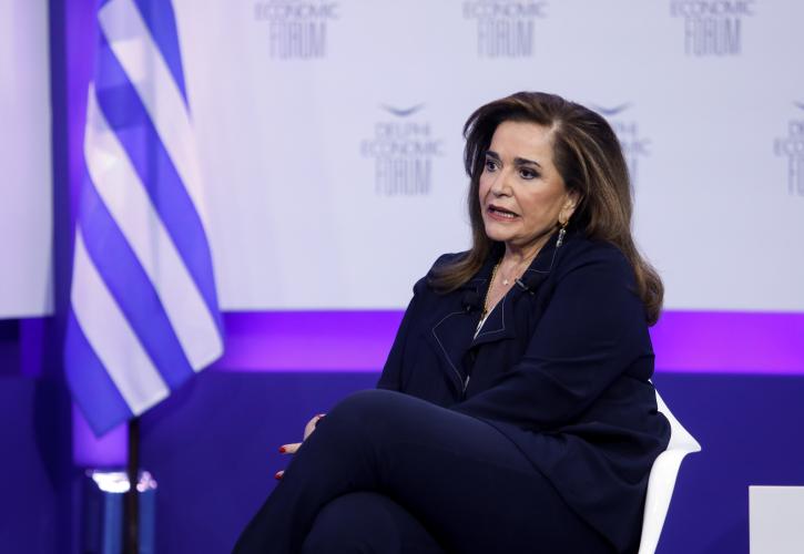 Η Ντόρα Μπακογιάννη στο Οικονομικό Φόρουμ των Δελφών