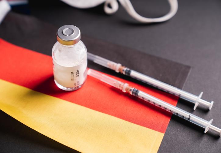 Γερμανία: Νέα ενισχυτική δόση κατά των μεταλλάξεων και υποχρεωτικός εμβολιασμός
