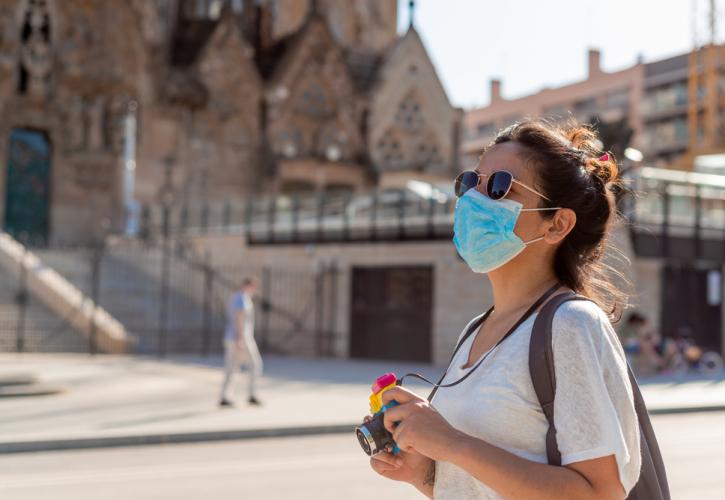Η Ισπανία καταργεί την υποχρεωτική χρήση μάσκας στους εξωτερικούς χώρους 