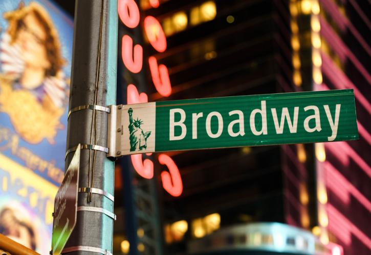 Ανοίγει ξανά η αυλαία στο Broadway τον Σεπτέμβριο, έπειτα από διακοπή 18 μηνών