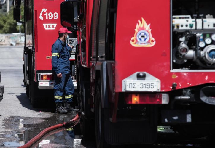 Θεσσαλονίκη: Φωτιά σε εστιατόριο - Τραυματίστηκε ο ιδιοκτήτης του στην προσπάθεια να την σβήσει