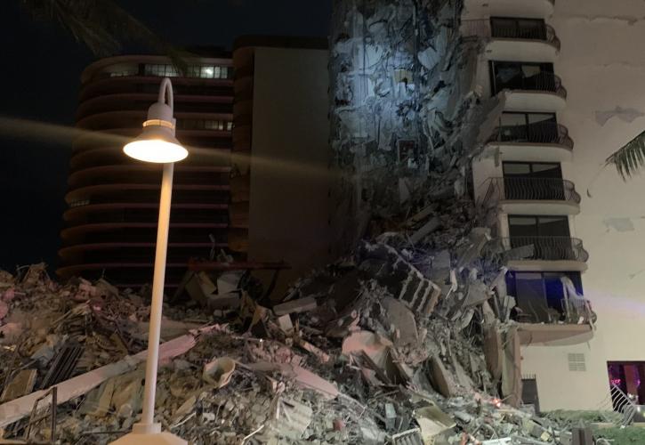 Κατάρρευση πολυώροφου κτιρίου στο Μαϊάμι - Τουλάχιστον μία νεκρή και 8 τραυματίες