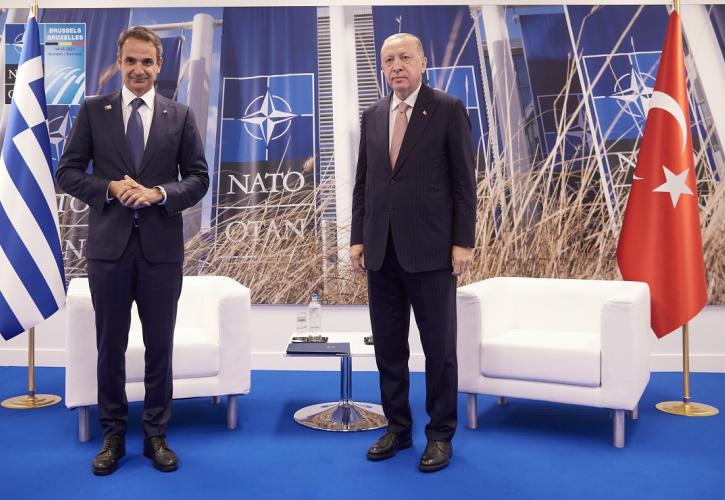Κυριάκος Μητσοτάκης και Ταγίπ Ερντογάν στη Σύνοδο Κορυφής του NATO
