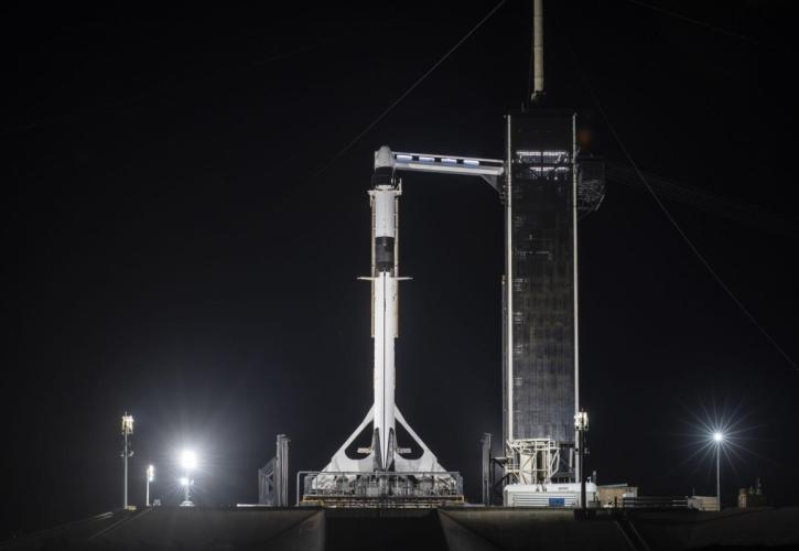 Space X: Εκτοξεύει πύραυλο προς το Διεθνή Διαστημικό Σταθμό - Δείτε LIVE (vid)