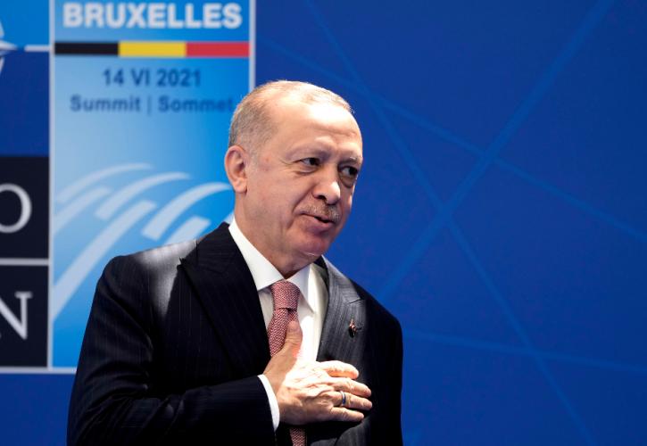 Yeni Safak: Ο Ερντογάν θα θέσει στο NATO την «παράνομη κατοχή νησιών» από την Ελλάδα