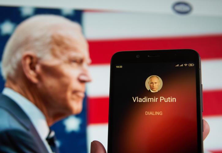 Μπάιντεν και Πούτιν σε νέα τηλεφωνική συνομιλία - Πιέσεις στο ρούβλι και το πετρέλαιο