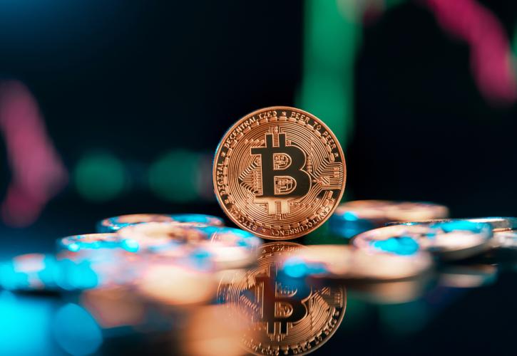 Απώλειες 32% για το bitcoin από τα ιστορικά υψηλά του Νοέμβριου