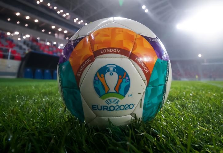 Euro 2020: Οι χορηγοί εν μέσω πανδημίας «παίζουν μπάλα» εκατομμυρίων στα ευρωπαϊκά γήπεδα