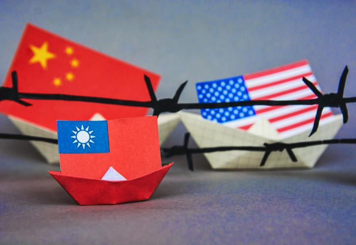 Κίνα: Προκλητική διέλευση αμερικανικού αντιτορπιλικού από τον Πορθμό της Ταϊβάν