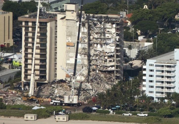 Κατάρρευση κτιρίου στη Φλόριντα: Ξεκίνησαν και πάλι οι έρευνες