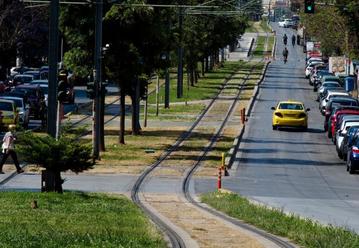 Στάση εργασίας 10:00 με 13:00 στο τραμ